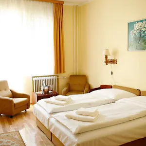 bara-junior.inbudapesthotels.com/